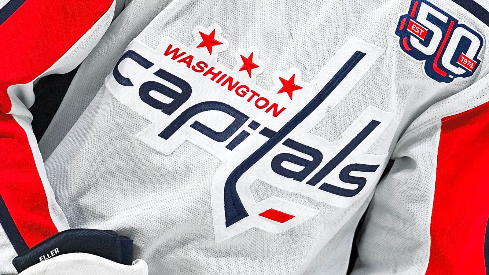 Capitals sign Lynden Lakovic to entry-level contract