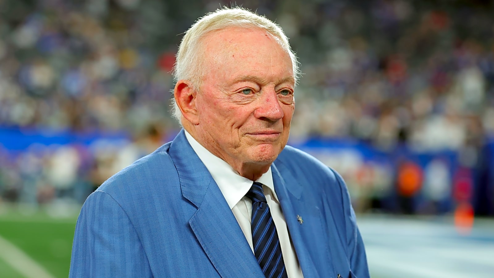 Jones calls Porter a 'dream' player, teases offensive shift for Cowboys, gives major trade deadline update