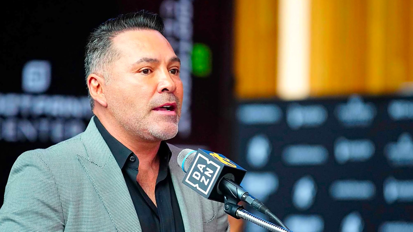 Oscar De La Hoya Jealous?
