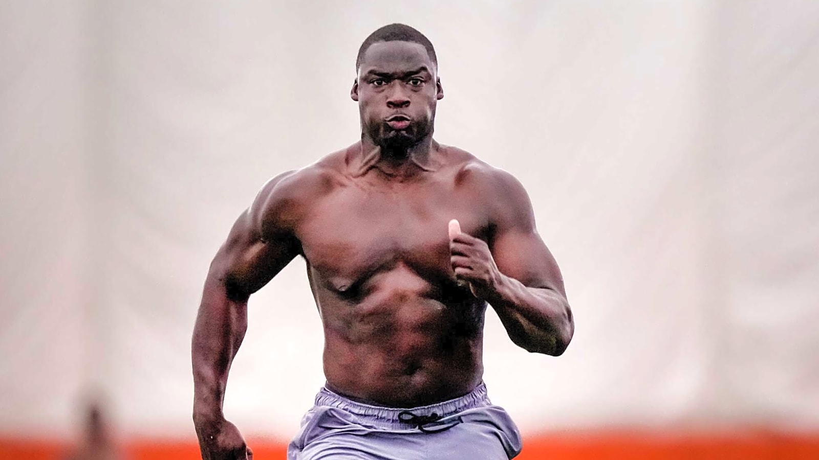 Report: Texas linebacker David Gbenda signs with Tennessee Titans as UDFA