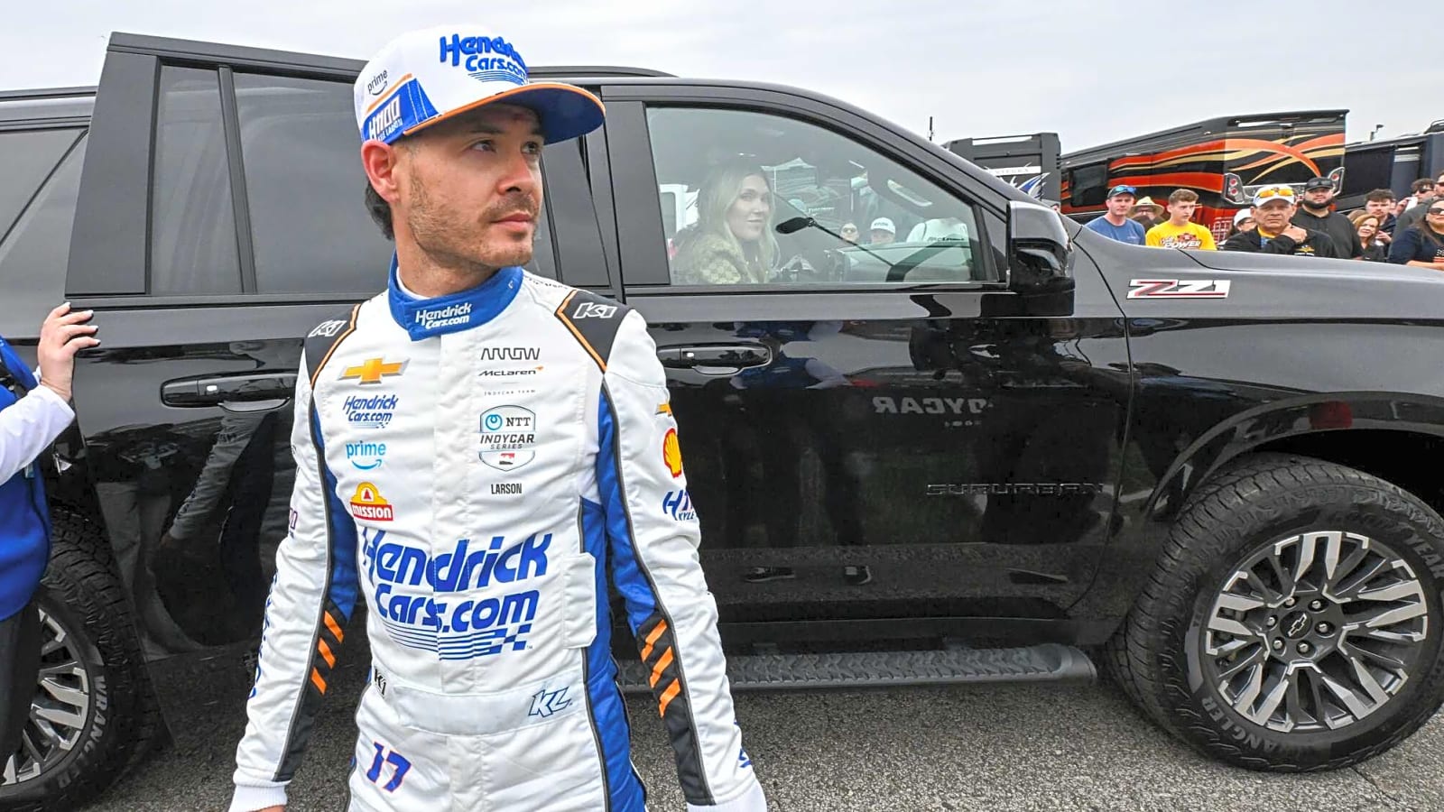 Unlike Dale Earnhardt Jr., Jimmie Johnson Fully Supports Kyle Larson Attempting the Double Duty Again