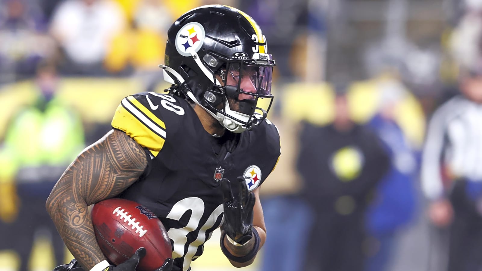 Jaylen Warren shares his blunt take on Aaron Rodgers’ uncertain future