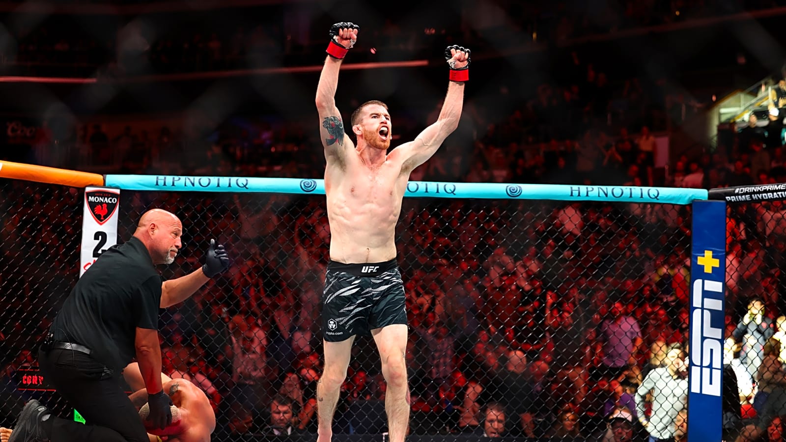 Cory Sandhagen dominates Deiveson Figueiredo in UFC Des Moines main event