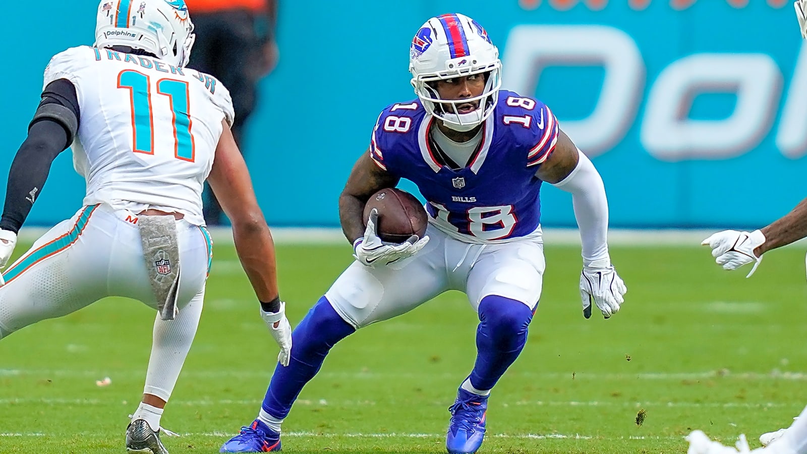 Broncos, WR Elijah Moore agree to deal