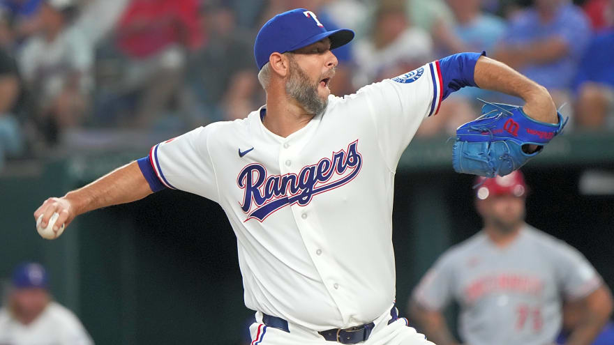 Rangers Place Chris Martin On IL With Shoulder Impingement