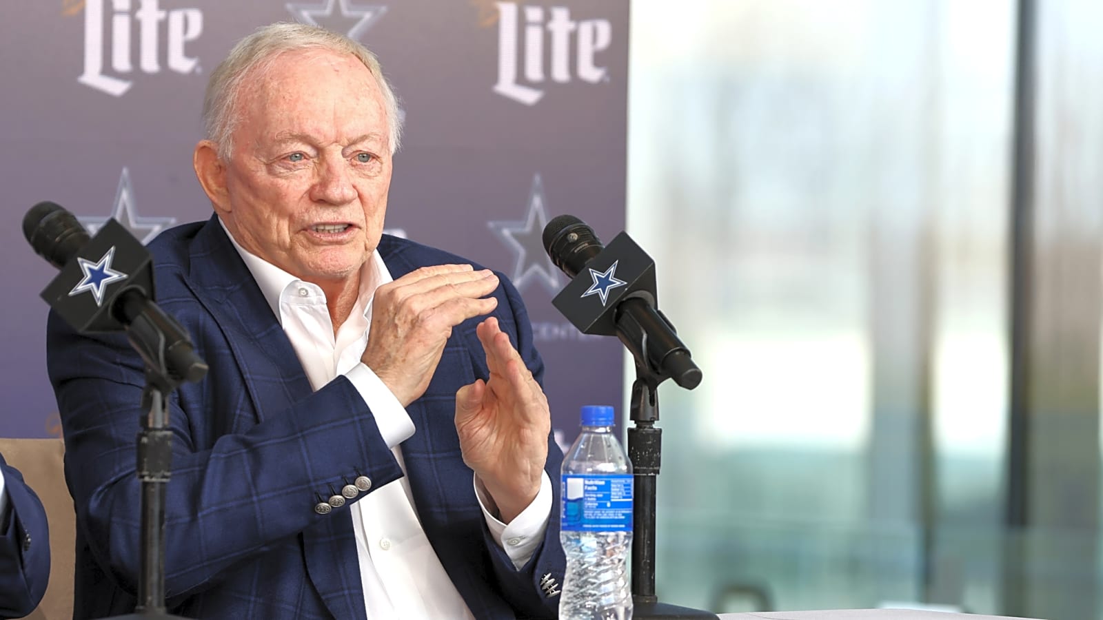 Cowboys 'Scared To Trade' Rumor Shut Down By NFC East Insider