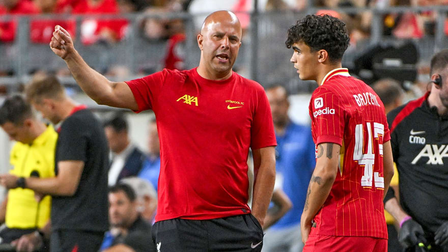 Liverpool make their position clear on Jeremy Jacquet surgery as Arne Slot bemoans bad luck