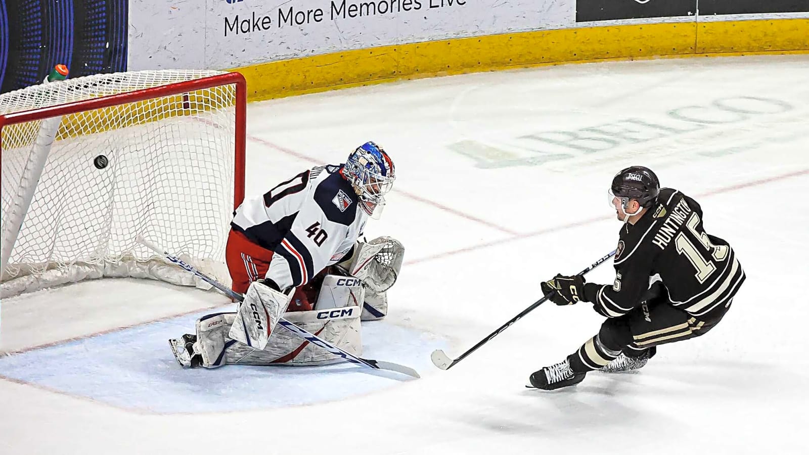 New York Rangers Announce New Goalie Signing