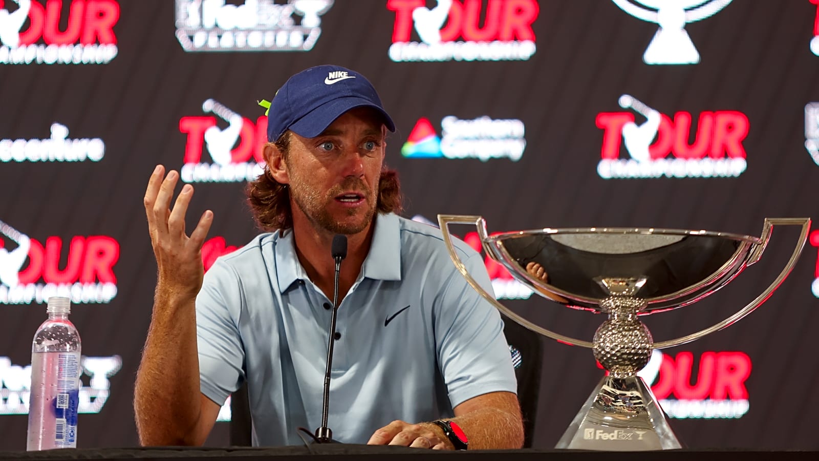 Video: PGA Tour volunteer gives incredible effort tracking down Tommy Fleetwood’s drive