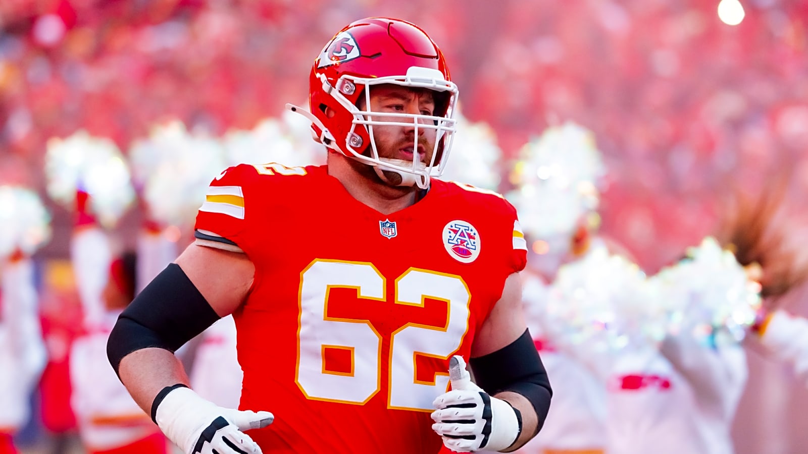 Bears extend G Joe Thuney
