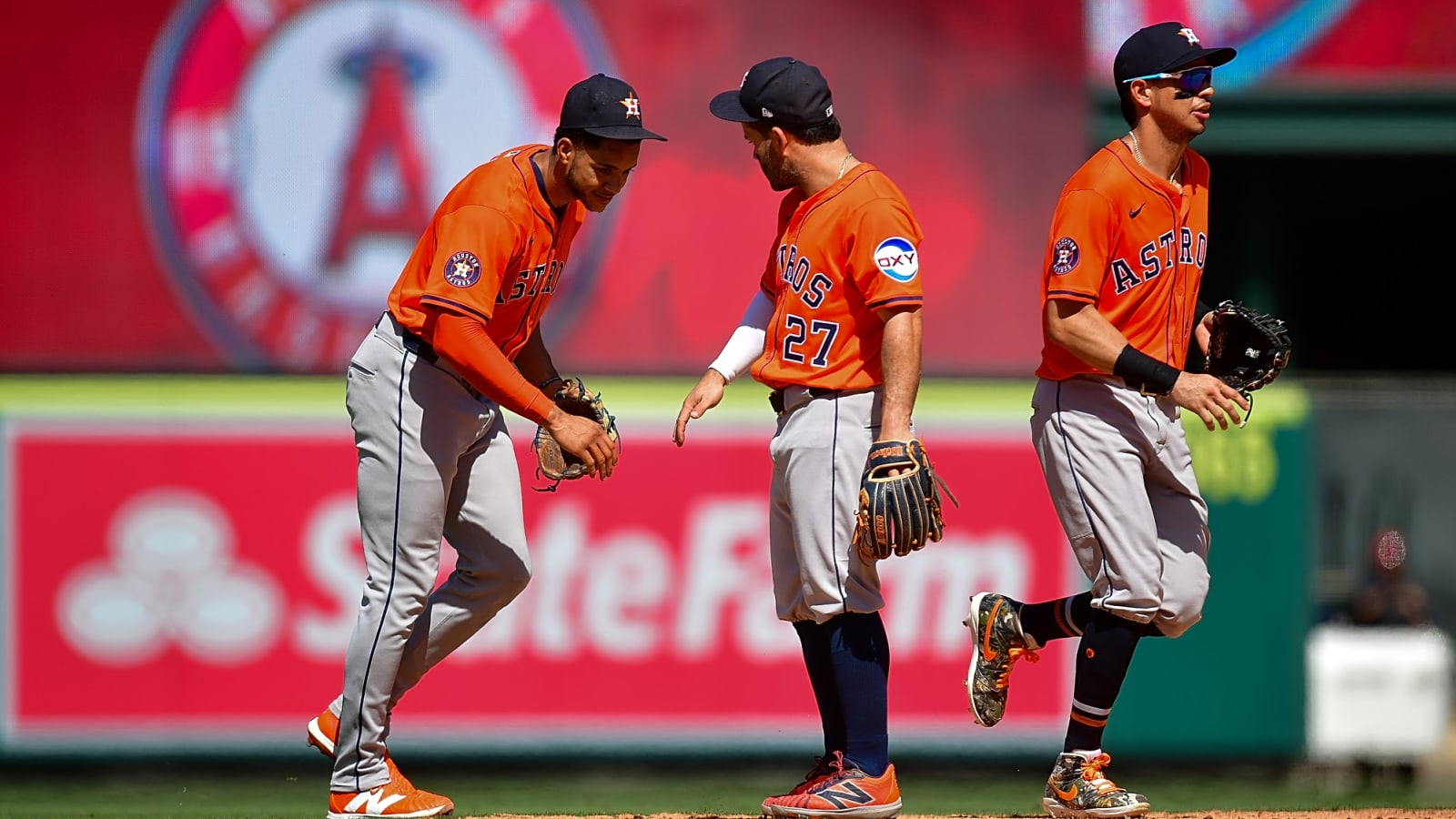 Astros exploring market for left-handed bats