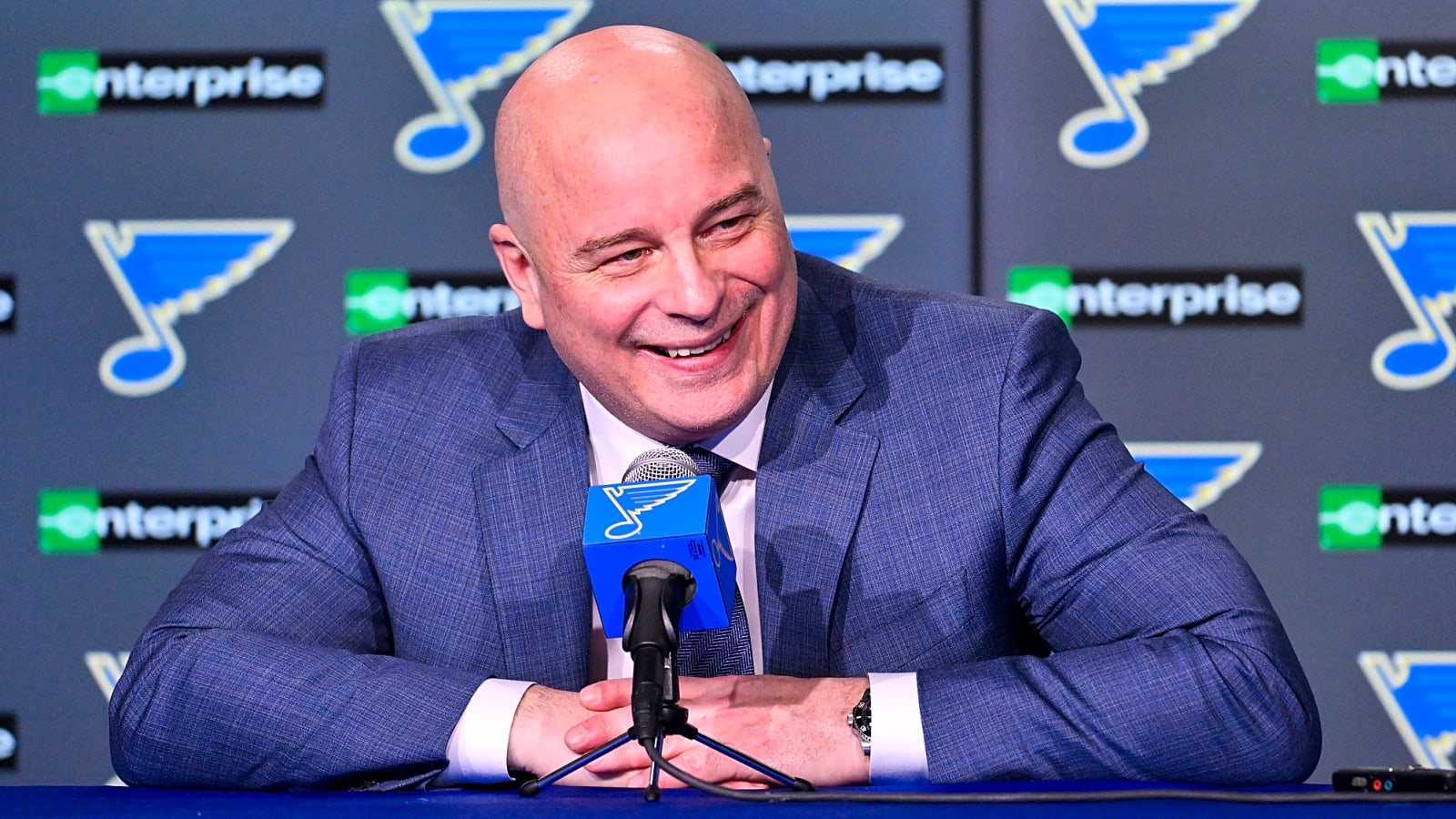 Blues Head Coach Jim Montgomery Caught Singing on Camera in the Dying Minutes of Game 2 Loss