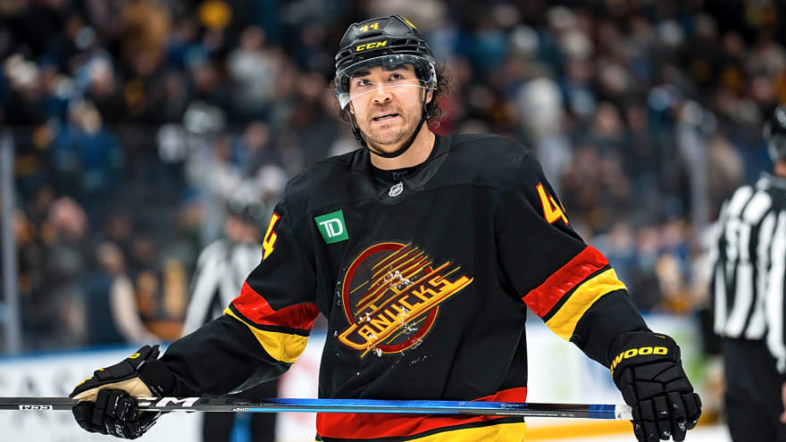 Decision Imminent as Sharks Willing to Trade Kiefer Sherwood