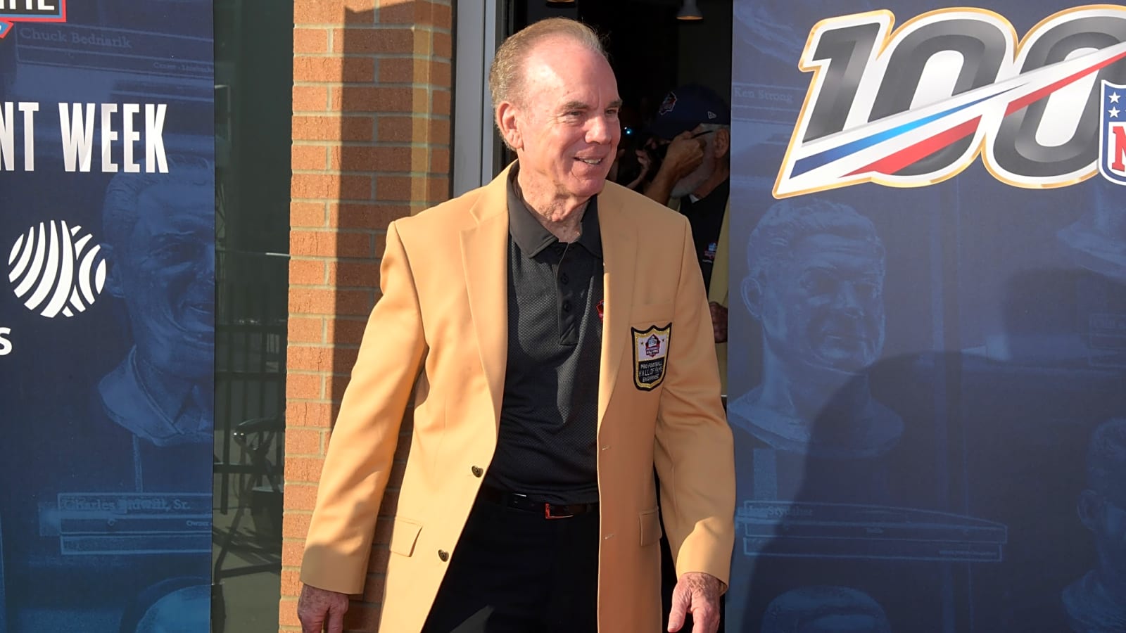 Jerry Jones names Roger Staubach as the greatest player in Dallas Cowboys history