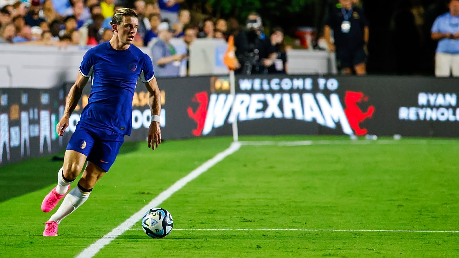 La Liga midfielder eyeing Manchester United move; January move a possibility