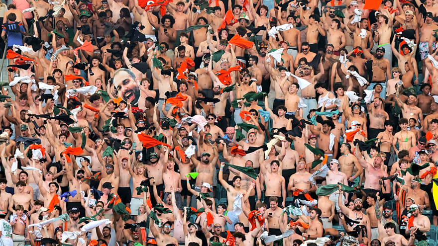 Miami fans use airplane to send a message to CFP committee