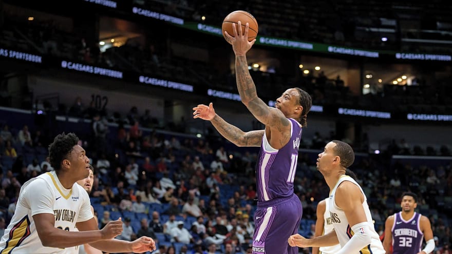 Watch: DeMar DeRozan reaches boiling point in wild scene during timeout