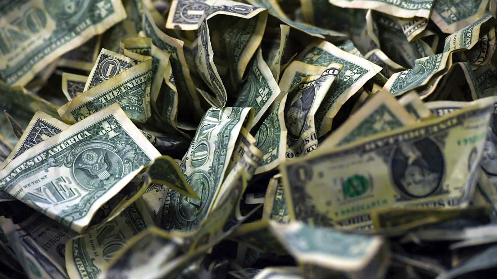 Man says Caesars refuses to pay him $800,000 he won in parlays