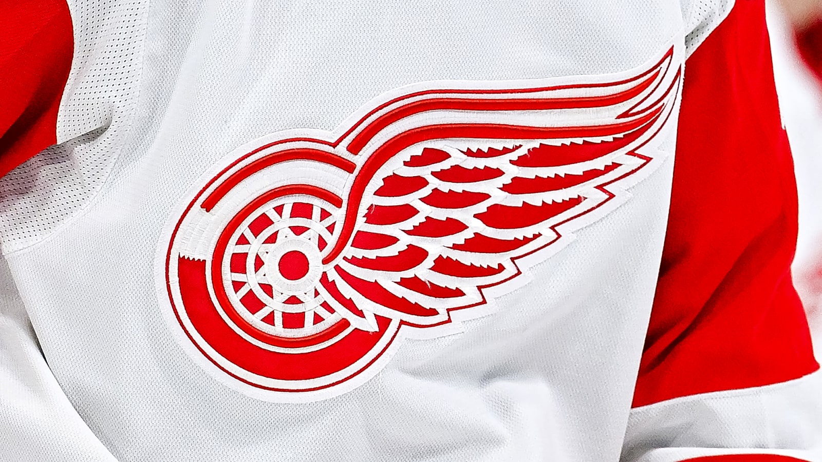 Longtime Red Wings captain Alex Delvecchio passes away at age 93