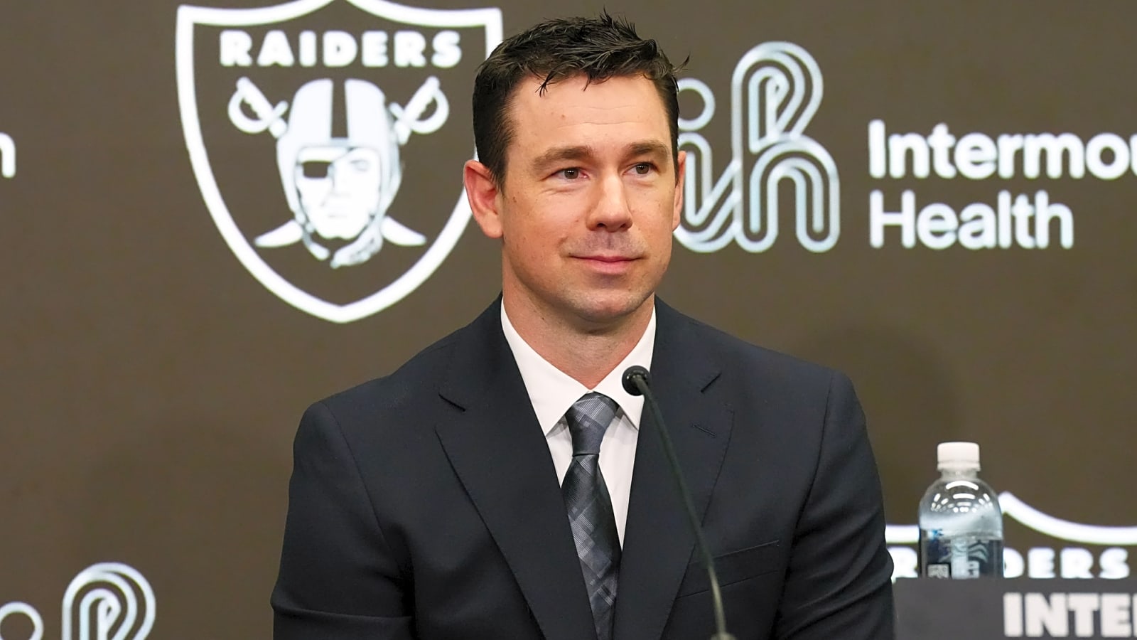 NFL teams most likely to draft a QB in Round 1 and ones that might force it