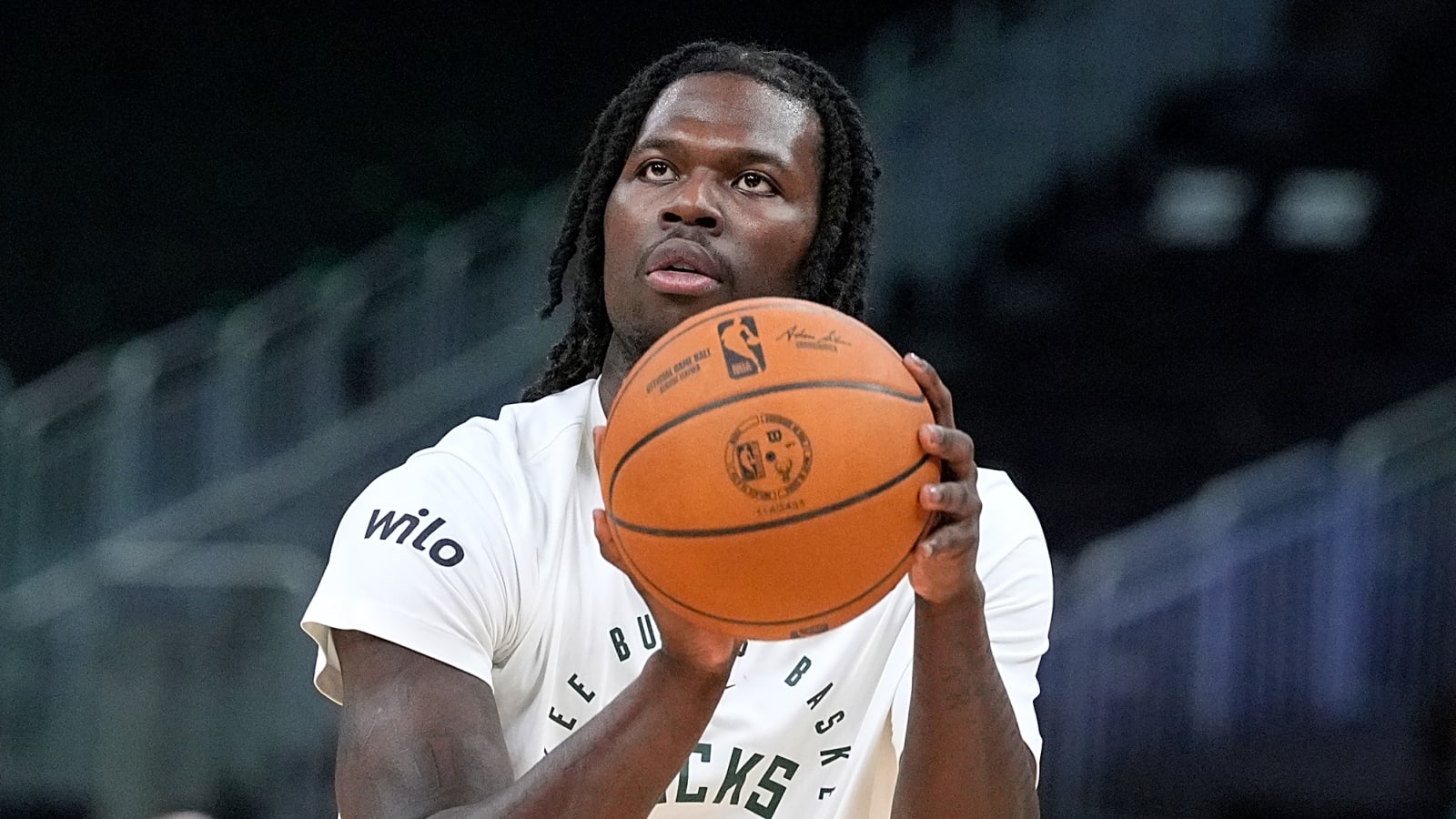 Cavs signing Chris Livingston to two-way contract