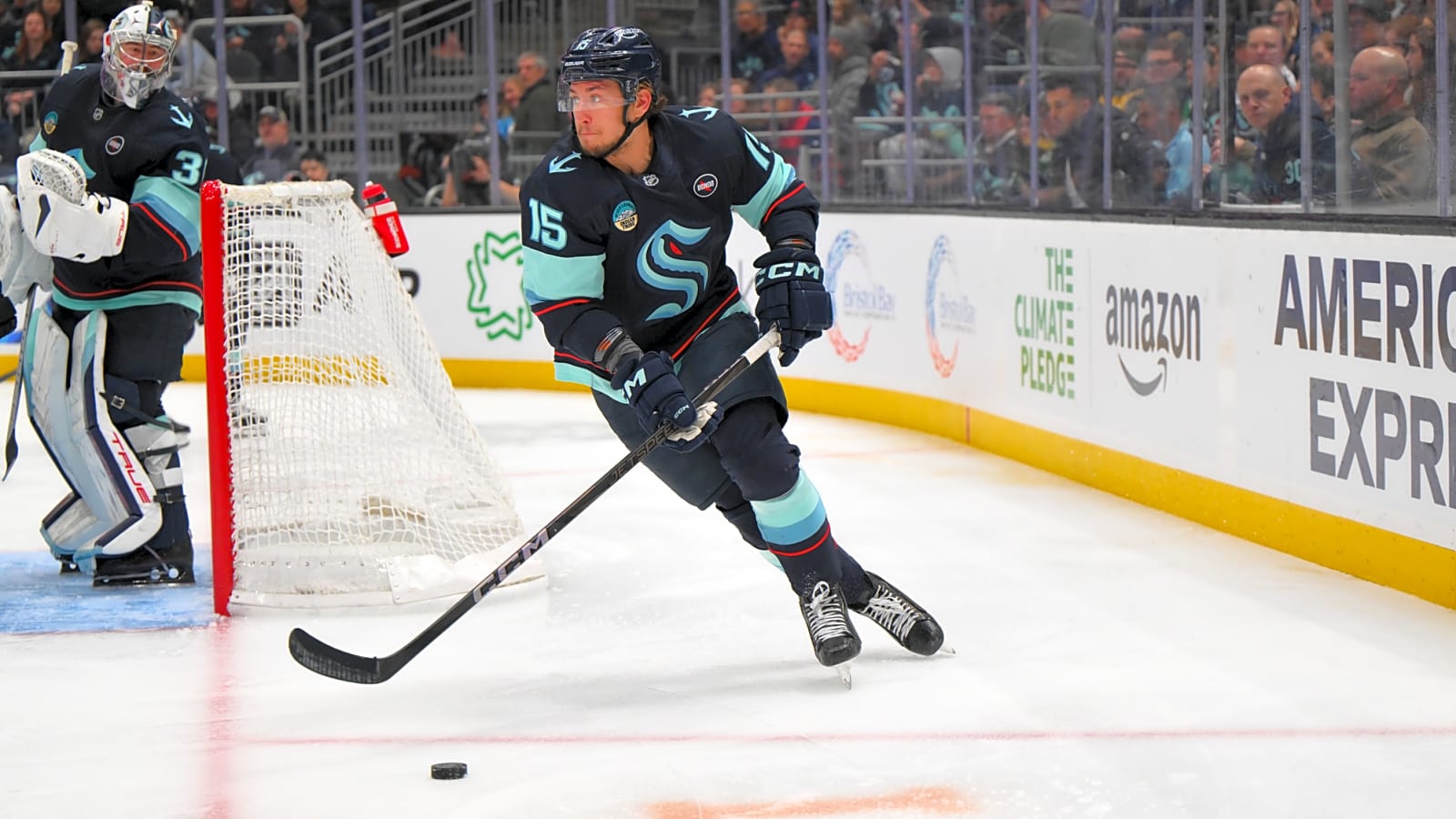 Kraken place two players on waivers