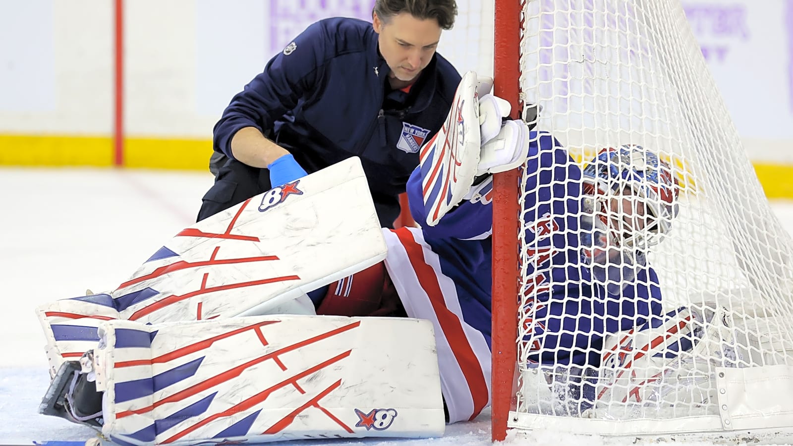 Igor Shesterkin injury update: Rangers hold breath after star goalie exits
