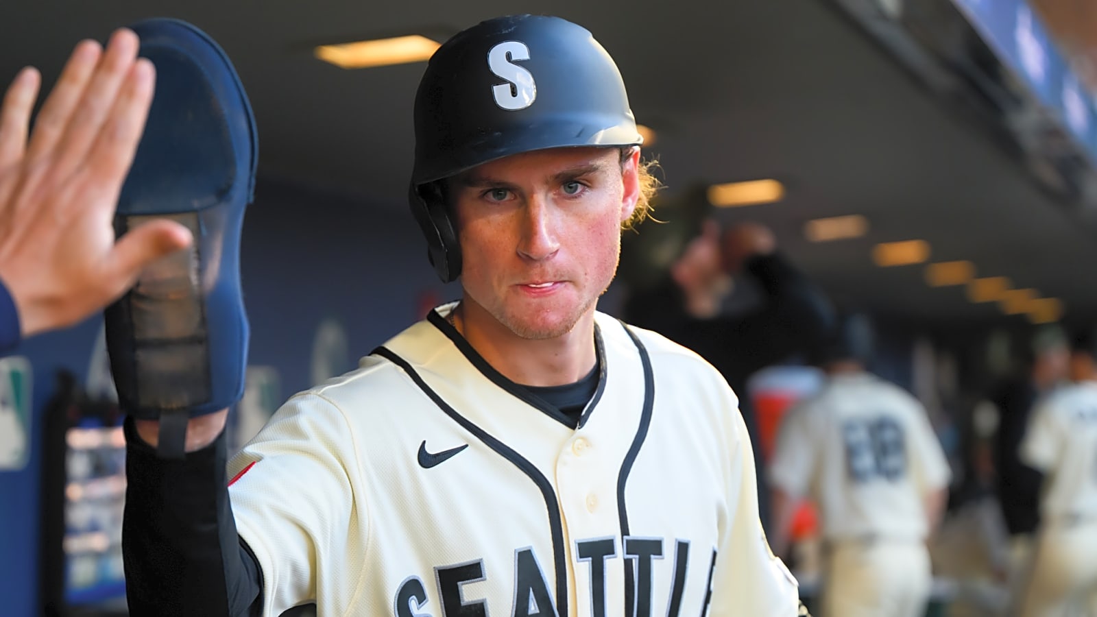 Mariners rookie makes history with dramatic first career HR