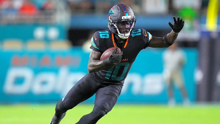 'Hill 10' outside U.S. Bank Stadium gives Vikings fans false hope of Tyreek signing