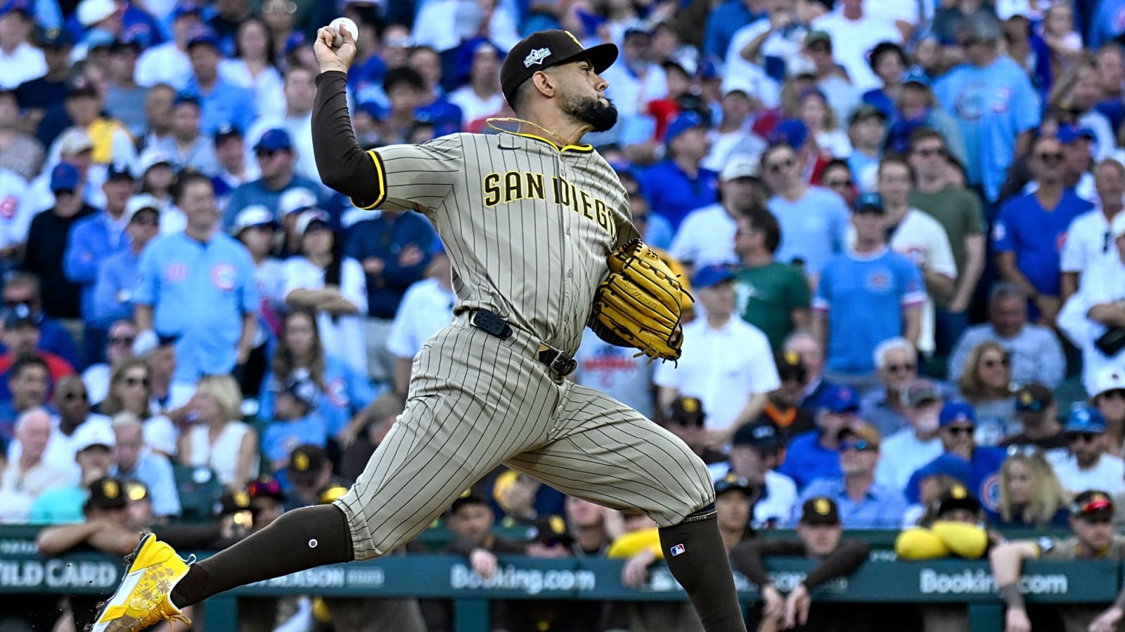 Robert Suarez Signs Three-Year Deal with Atlanta Braves