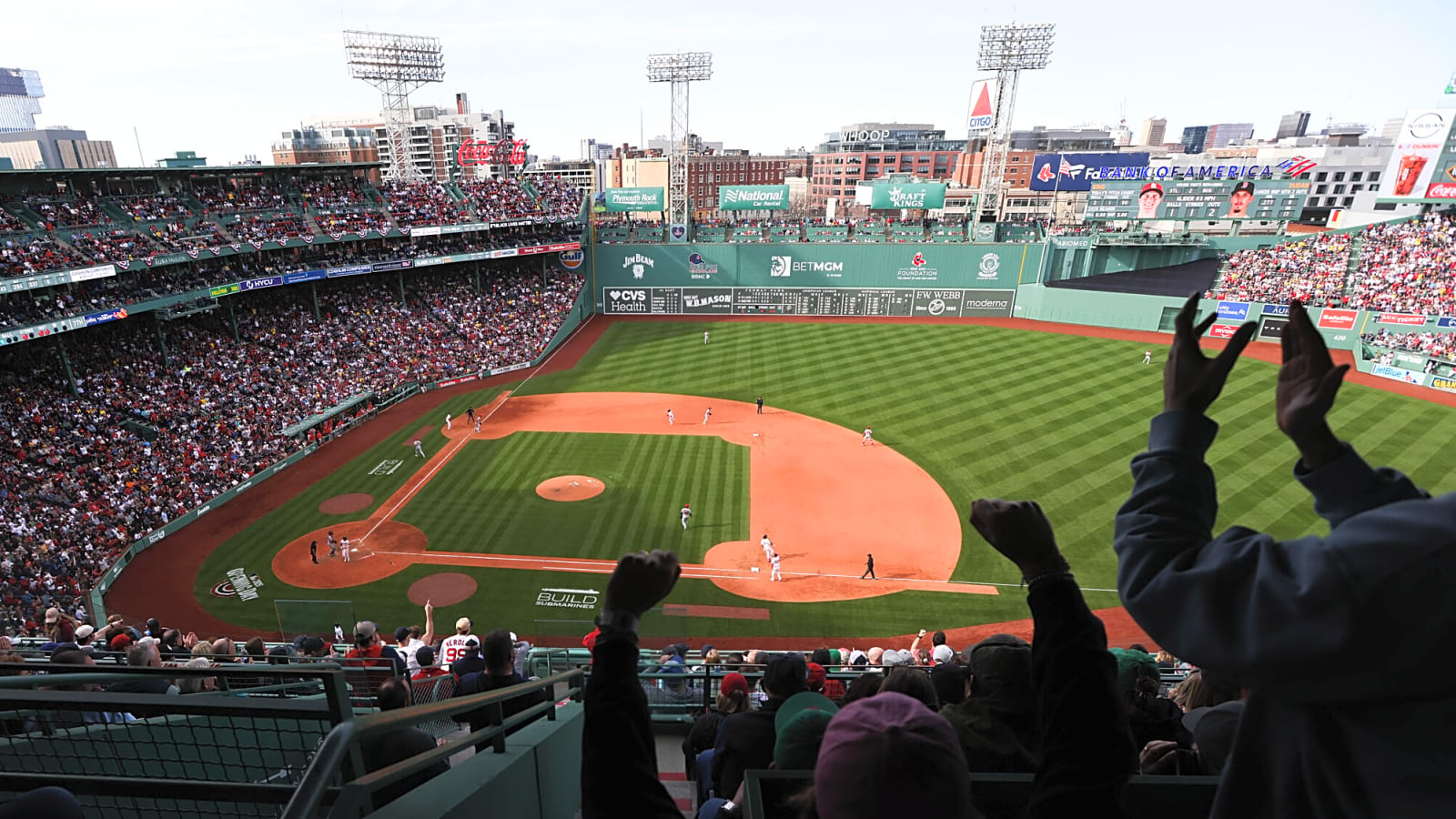 Watch: Red Sox make it up to young fan after painful blunder