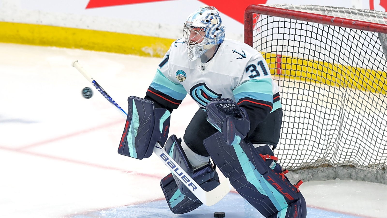 Philipp Grubauer Leaves Start With Lower-Body Injury