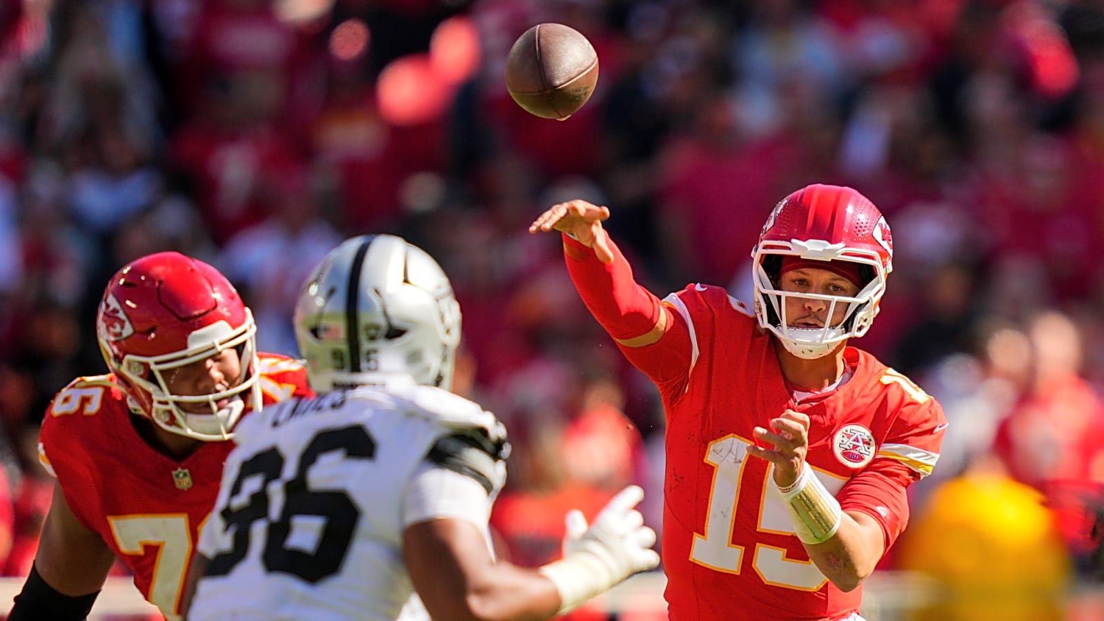Chiefs Look to Extend Winning Streak Against Banged-Up Commanders
