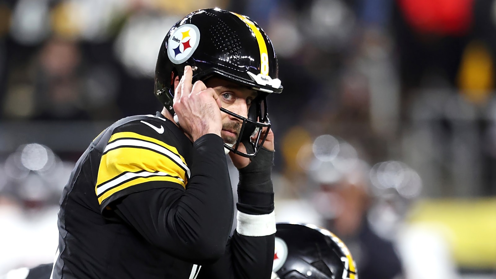 Aaron Rodgers’ visit to Pittsburgh takes a strange turn