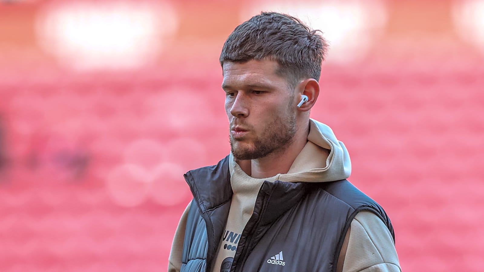 Leeds ready to replace Illan Meslier with international goalkeeper