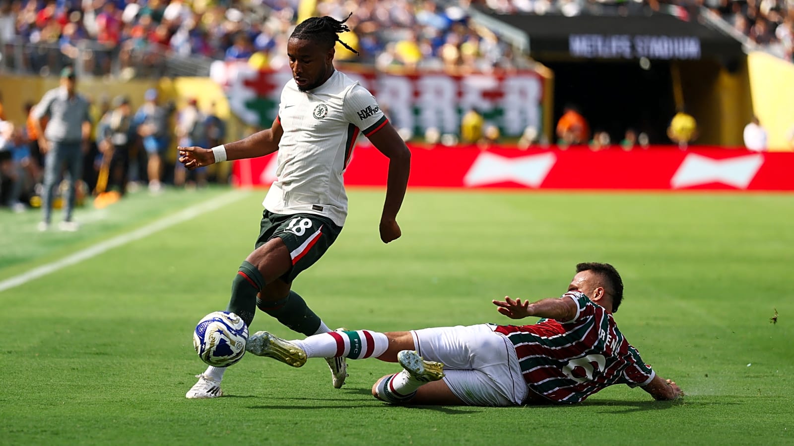 Enzo Maresca Trying to Disrespectfully Push Christopher Nkunku on the Way Out