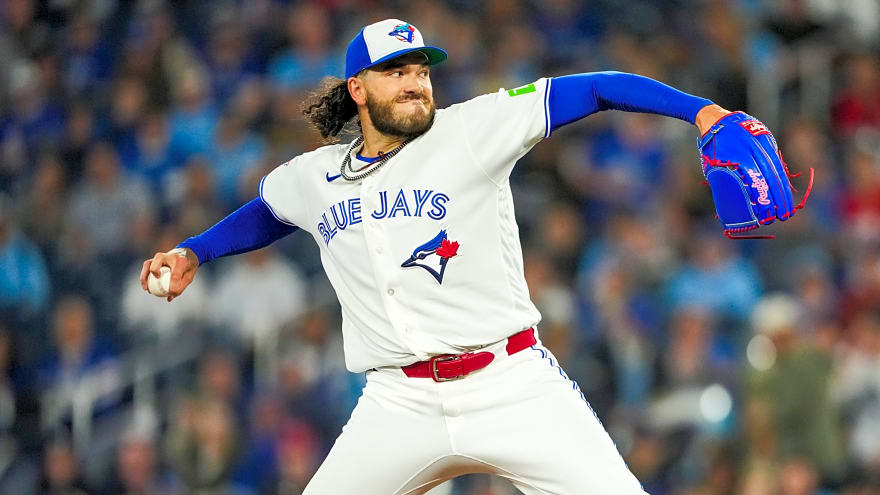 Cody Ponce Carted Off With Knee Discomfort