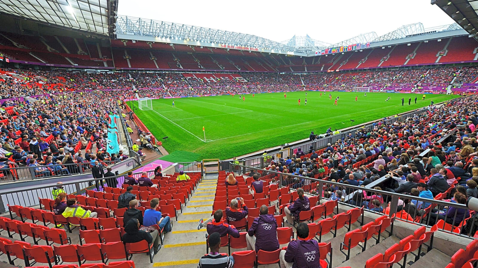 Lausanne-Sport officially releases Manchester United striker