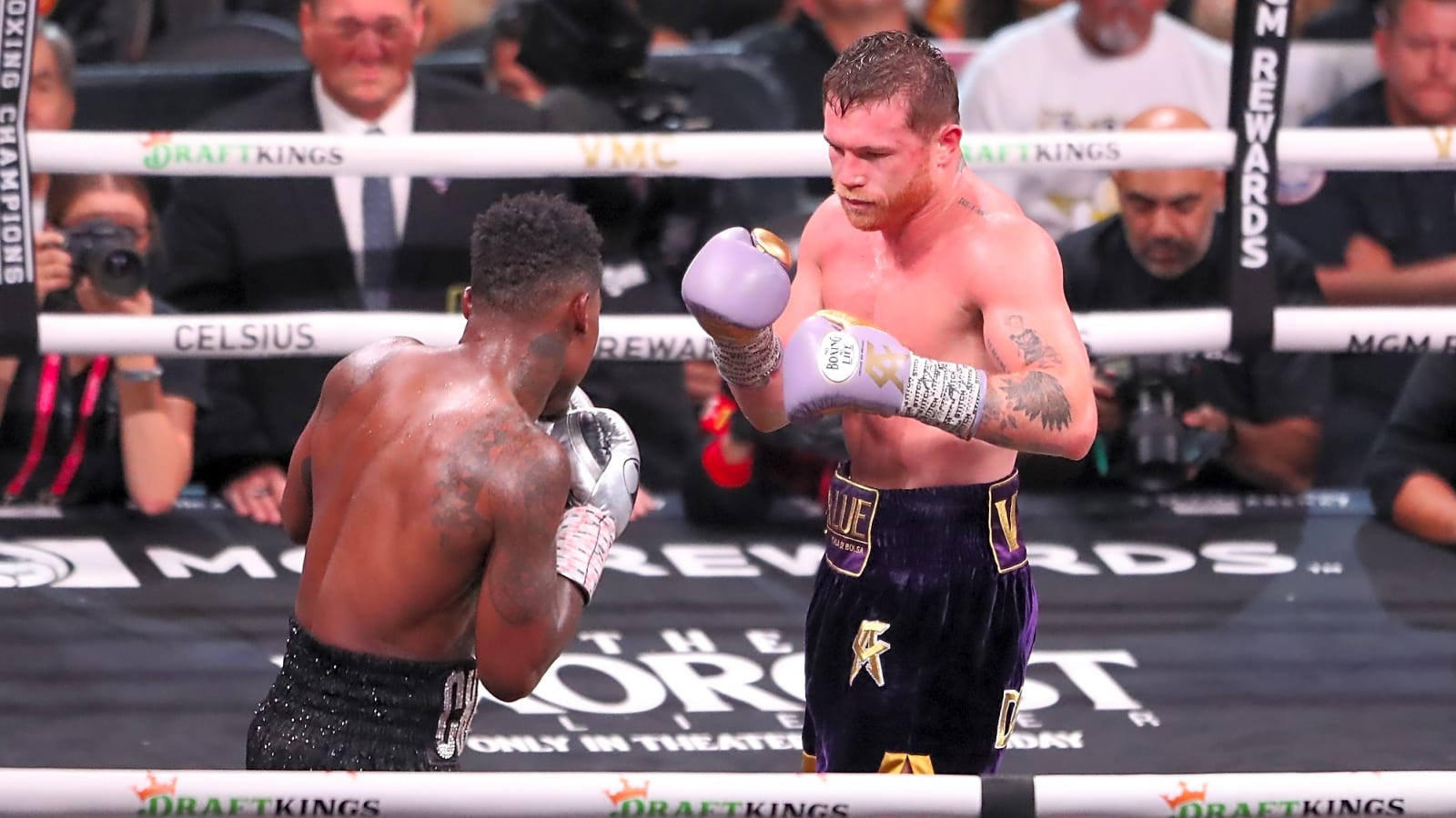 Canelo Alvarez vs Terence Crawford Official With Date and Venue Revealed