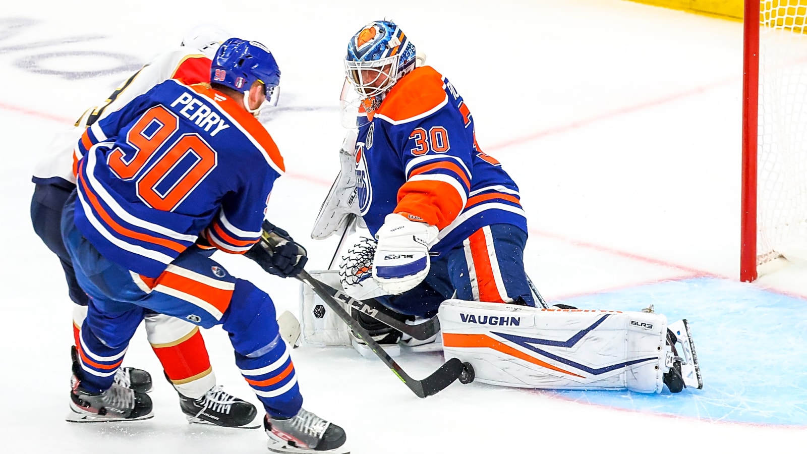 Former NHL Goalie Gets Brutally Honest About Oilers&#39; Goaltending Dilemma Ahead of Must Win Game 6