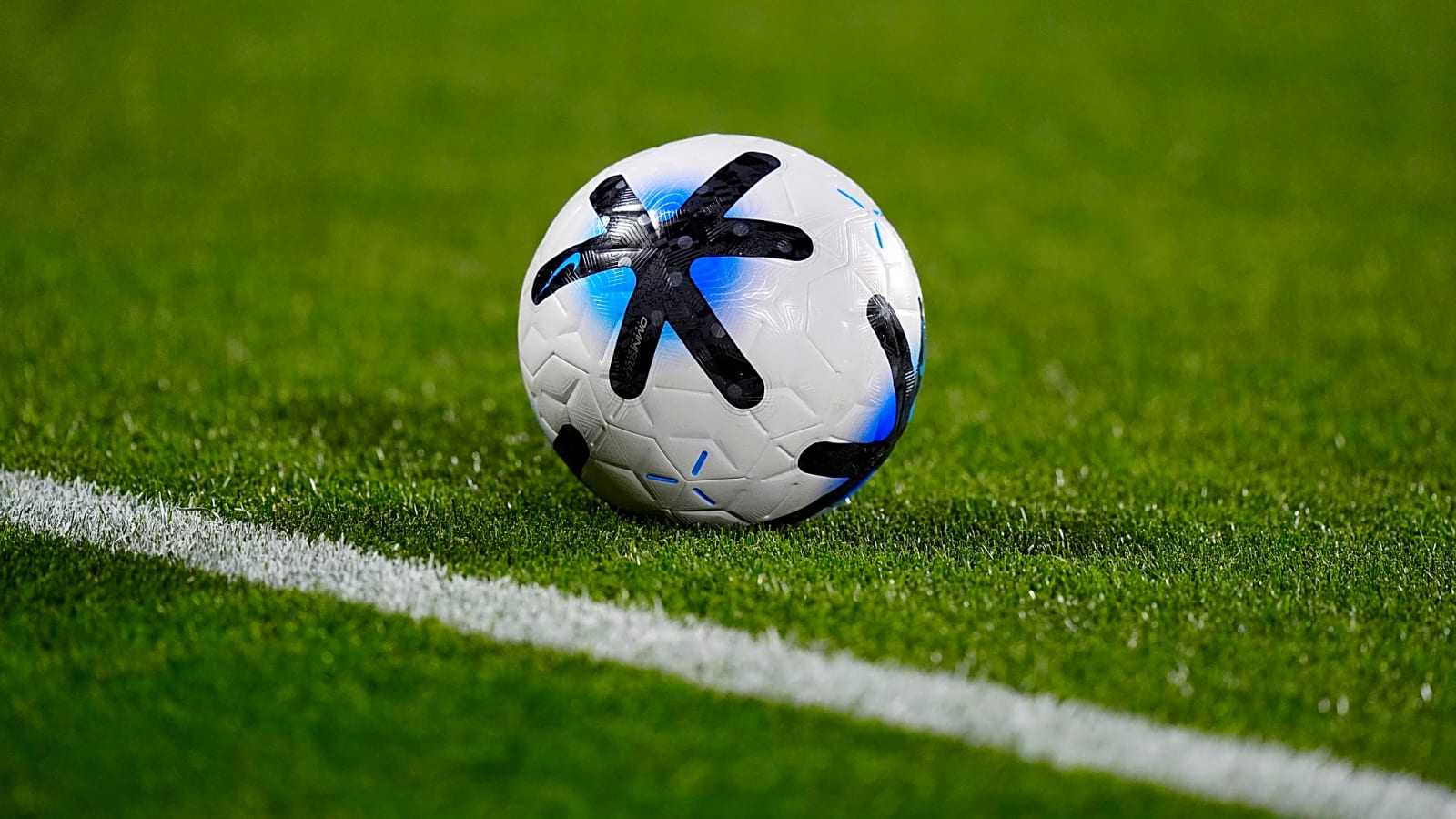 Chelsea and Arsenal are watching Brazilian teenager