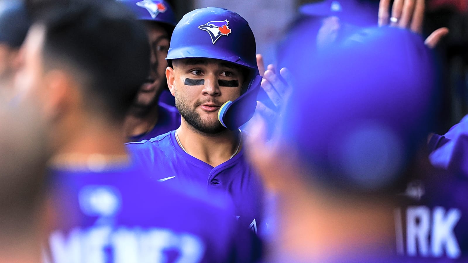 Blue Jays place star shortstop on IL
