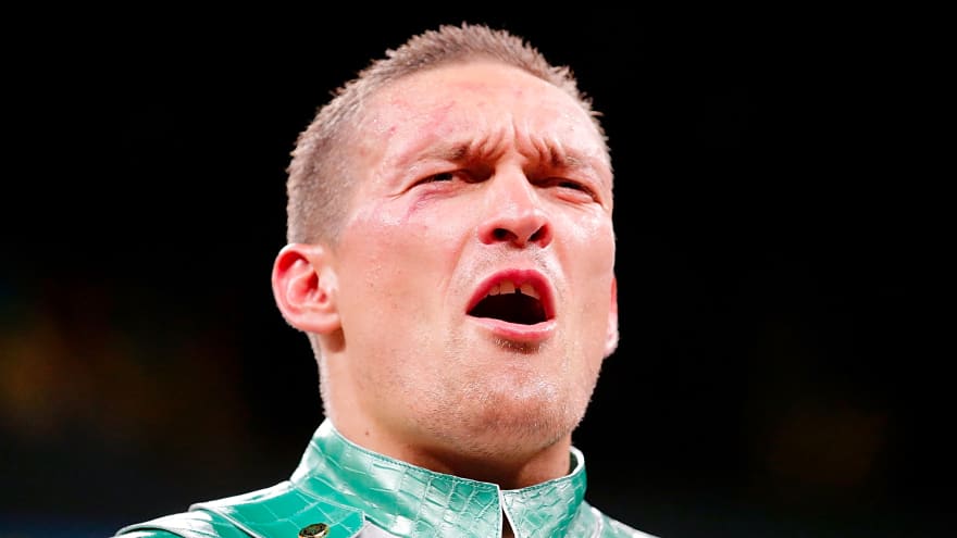 Oleksandr Usyk to make heavyweight world title defence against kickboxing star