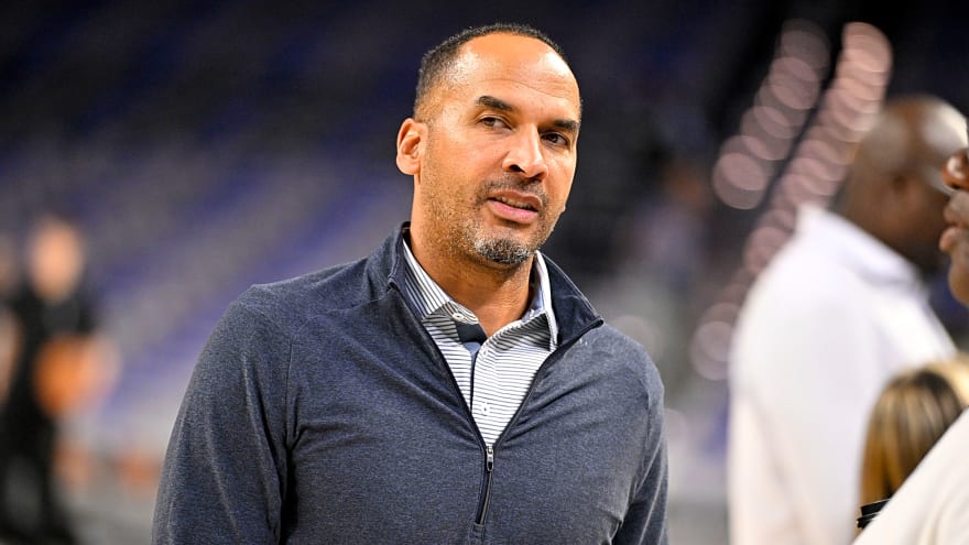 Mavericks in no rush to hire new head of basketball operations