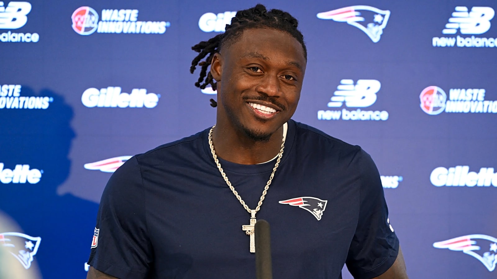 A.J. Brown, Patriots win battle vs. Eagles in joint practice
