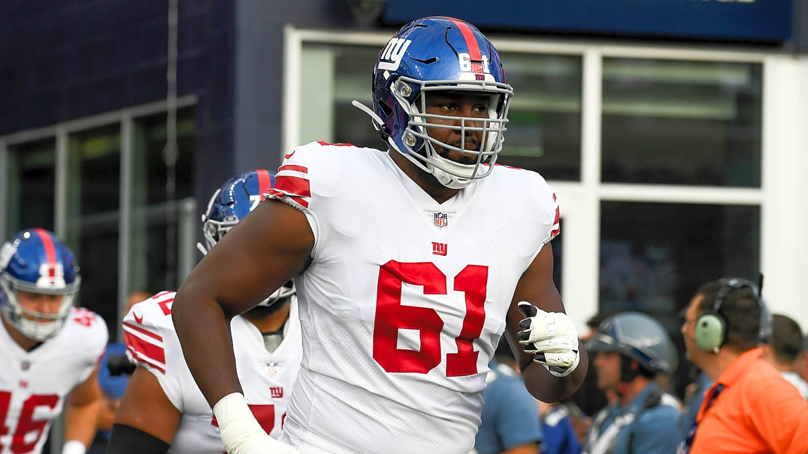 Arizona Cardinals claim OL Roy Mbaeteka off waivers from Cleveland Browns