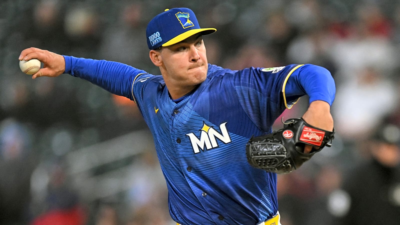 2026 Transactions: White Sox Claim Rogers, Yankees Sign Topa
