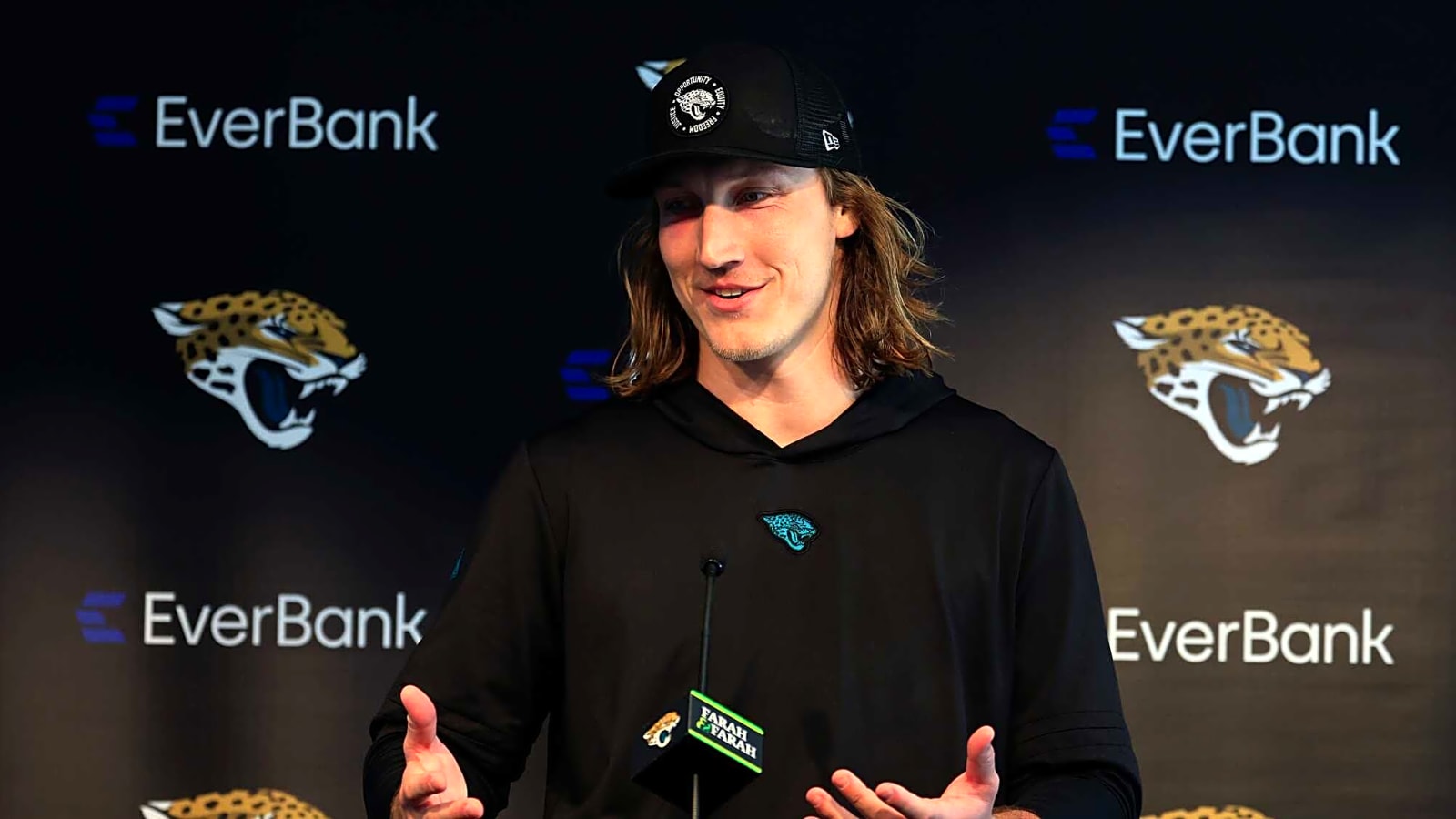 Trevor Lawrence has 3-word reaction to big Travis Hunter news