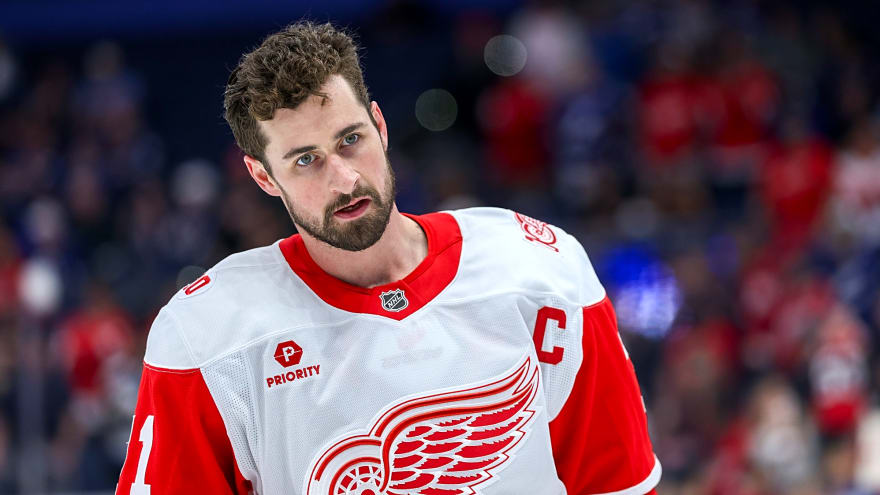 Dylan Larkin Trade List Forcing Risky Reality for Red Wings