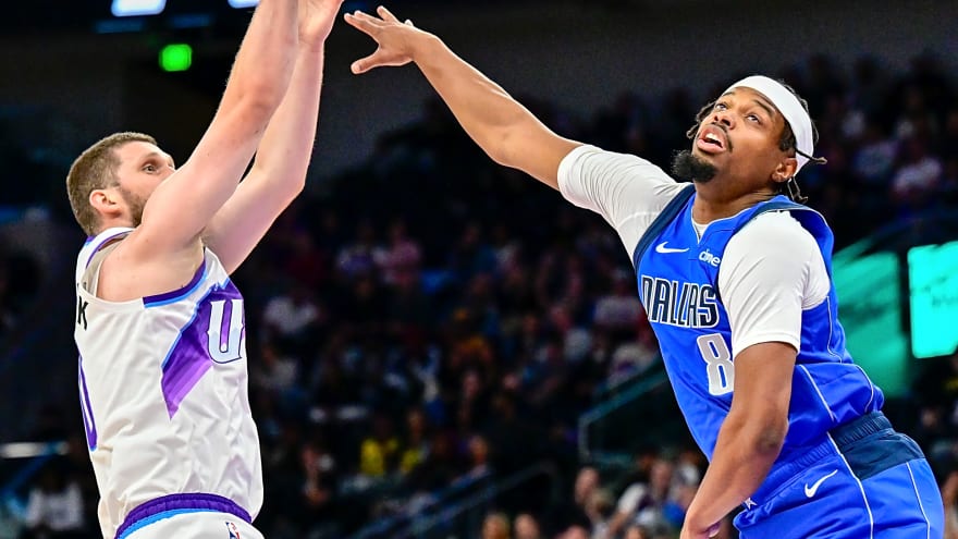 Mavericks waive Dennis Smith Jr, Dalano Banton, Jeremiah Robinson-Earl